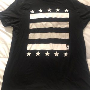 Black soft touch express tee!